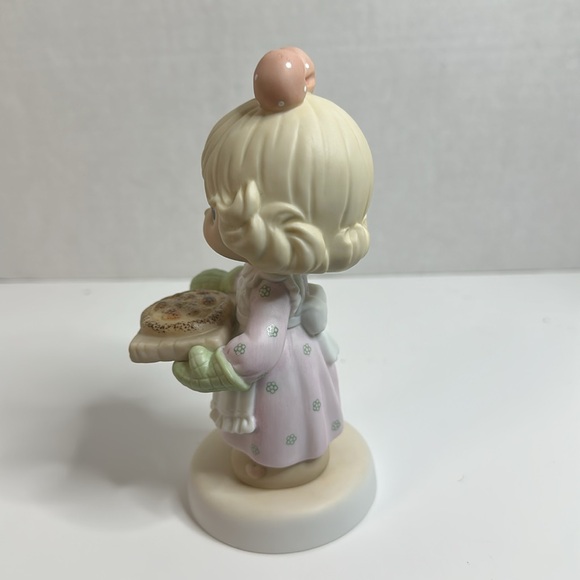 Vintage 1999 Precious Moments Figurine - Picture 2 of 6